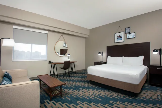 استوديو تنفيذي بسرير كينج مع أريكة، Four Points By Sheraton Fort Lauderdale Airport - Dania Beach 2/3