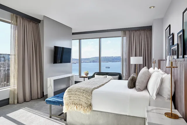 Junior Suite, King Bed, Water View، Hotel 1000 Seattle 3/8