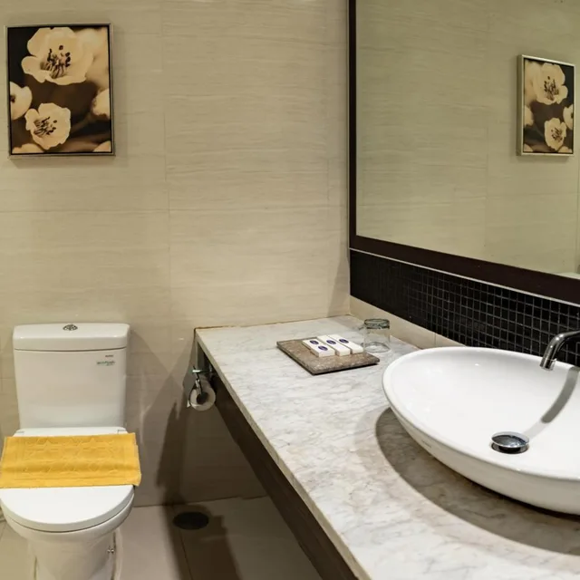 غرفة بريميير بسرير مزدوج بشرفة، Estrella Hotel & Conference (ex Aston Luwuk) 3/4