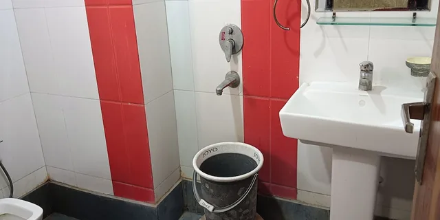 غرفة سوبيريور بسرير كينج، Hotel The RTS, New Delhi 4/6