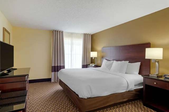 جناح، Comfort Suites Milledgeville 3/7