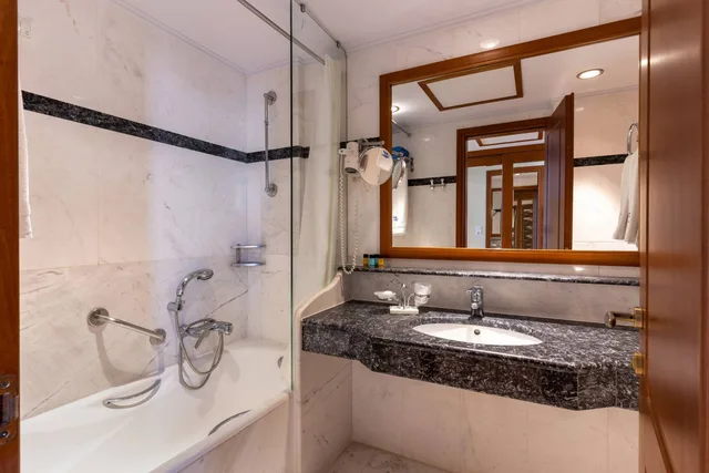 Room, Double or Twin Bed, Sea Front، Hydramis Palace 6/6