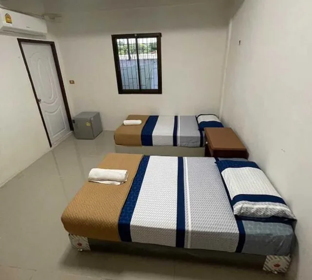 Bed In Male Dorm Room, OYO 75577 Palace Hostel 1/3