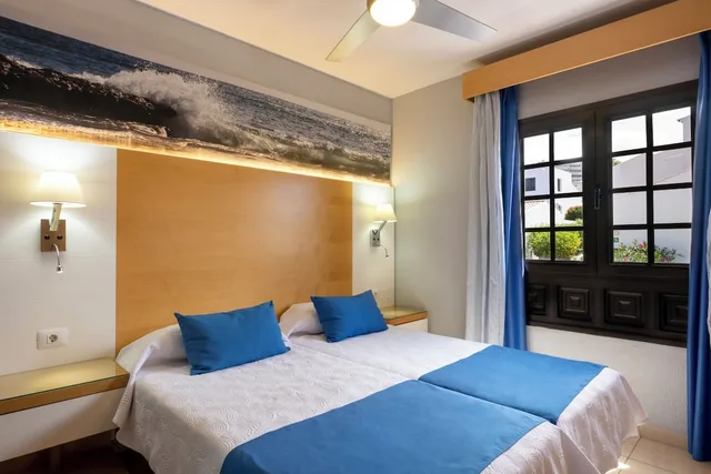 2 Bedrooms, Apartment, 2 Double and Twin Beds, Sofa، Ona Las Rosas 1/10