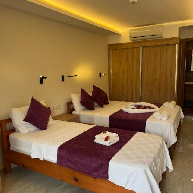 غرفة قياسية ثلاثية، Riverside Hotel 7/10