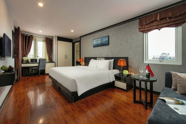 غرفة سيغنتشر متصلة بسرير كينج وسريرين منفصلين بإطلالة على المدينة، Hanoi La Palm Premier Hotel & Spa 2/4