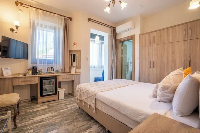 غرفة كلاسيكية بسرير مزدوج بإطلالة على البحر، Villa Marine Apart Hotel 3/8