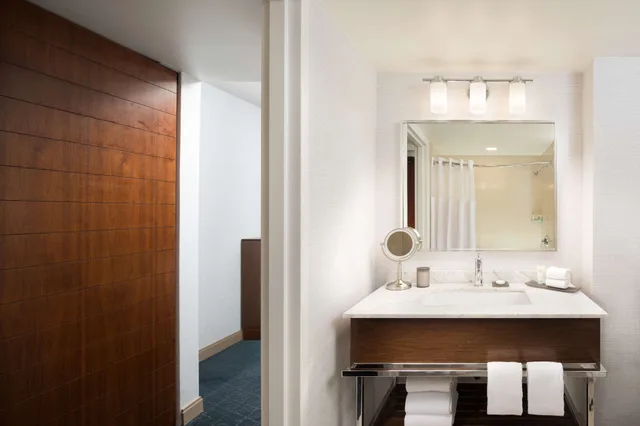 غرفة ركنية بسرير كينج، Grand Hyatt San Antonio River Walk 3/4