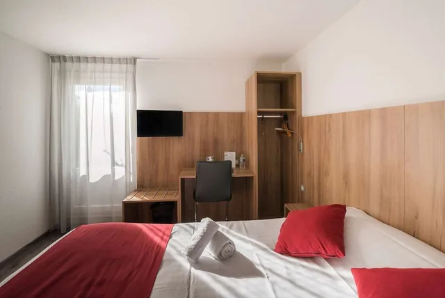 غرفة قياسية بسرير مزدوج، BRIT HOTEL PLAISANCE 1/5