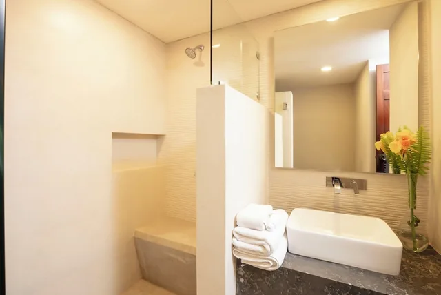 جناح ديلوكس بسرير كينج وسريرين منفصلين بغرفتي نوم، Vista Vallarta All Suites on the Beach 3/4
