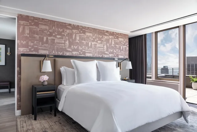 جناح بسرير كينج بشرفة، Four Seasons Hotel San Francisco at Embarcadero 1/3