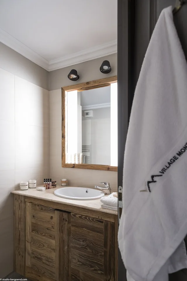 غرفة بريميوم بسرير كوين وسريرين فرديين، Hotel Village Montana 5/5