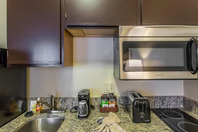 جناح بسرير كوين مع أريكة، MainStay Suites Brentwood Nashville 5/5
