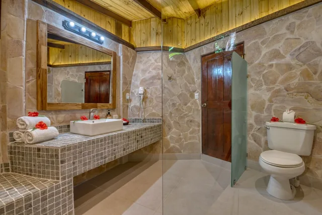 بنغل بسريرين كوين، Ylang Ylang Beach Resort 4/8