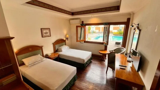 Deluxe, Double or Twin Bed, Pool Access، KRESNA HOTEL WONOSOBO 1/9