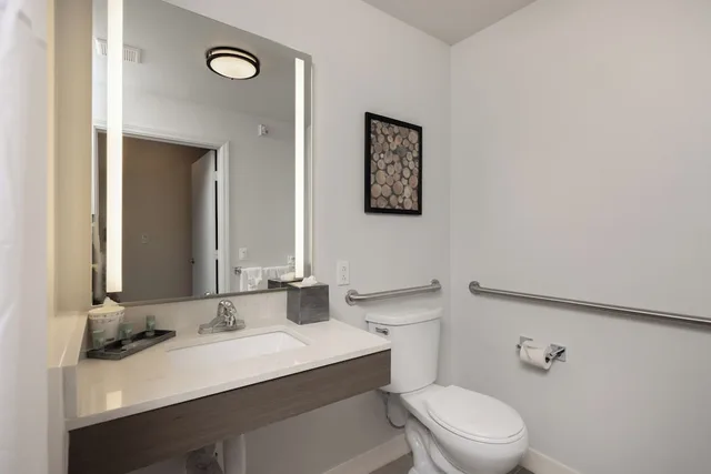 غرفة بسرير كوين لذوي الإعاقة، Comfort Inn Hayward - Oakland South 2/6