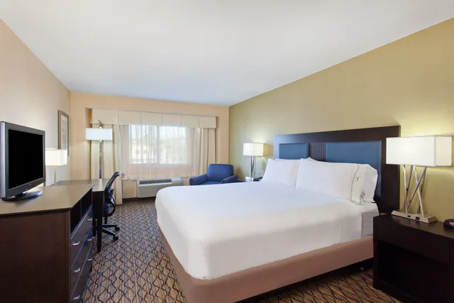 غرفة قياسية، Holiday Inn Express Newport Beach 2/3