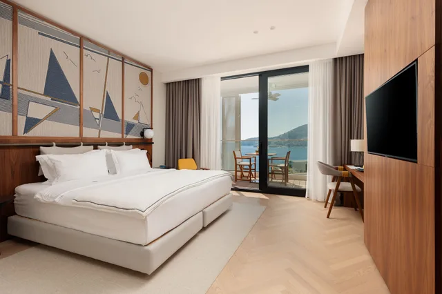 غرفة كومفورت بسرير كينج بإطلالة على البحر بشرفة، Dukley Hotel Resort 1/10