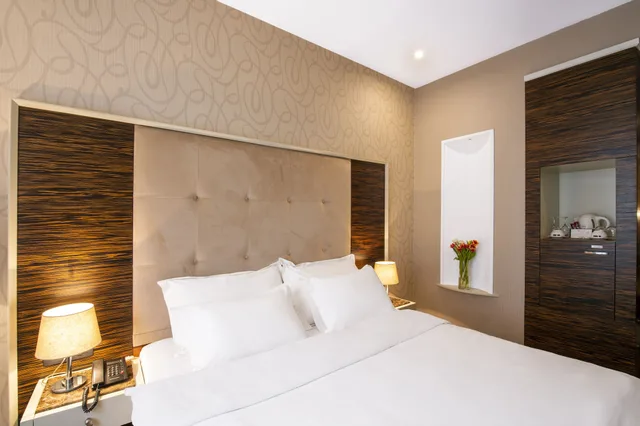 جناح بزنس بسرير كينج، Crystal hotel Belgrade 4/7