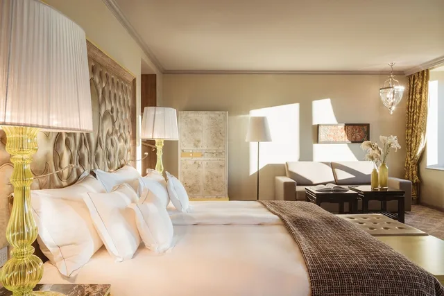 جناح جونيور ديلوكس بسرير كينج بإطلالة على البحيرة، Carlton Hotel St Moritz 3/10