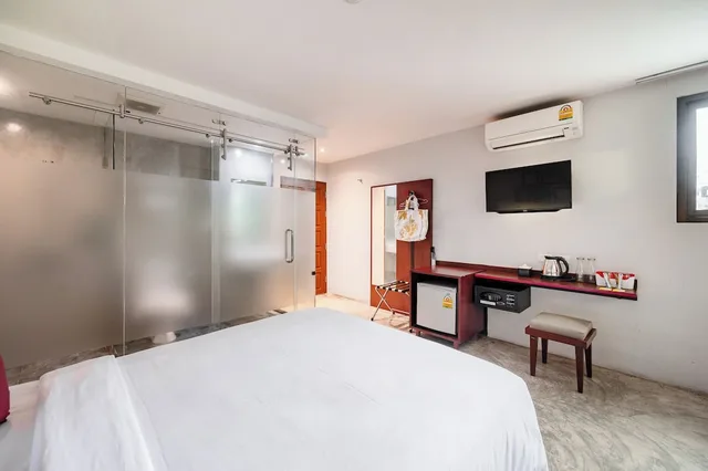 Standard, Double Bed, No Window، Ruamchitt Plaza Hotel 5/9