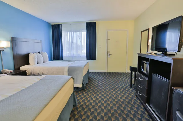غرفة قياسية بسرير كينج للمدخنين، Days Inn by Wyndham Wrightstown 5/10