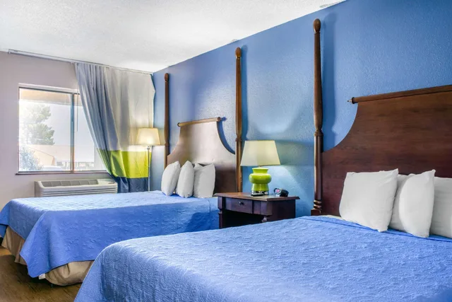 Room, King Bed, Rodeway Inn Near Ft Huachuca 1/3