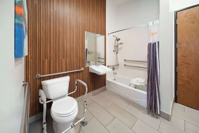 جناح عائلي بسرير كينج لذوي الإعاقة، La Quinta Inn & Suites by Wyndham Austin NW/Lakeline Mall 2/2