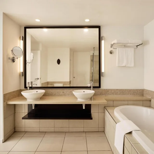 2 Bedrooms, Suite, Lagoon View، Radisson Blu Resort Fiji Denarau Island 7/8