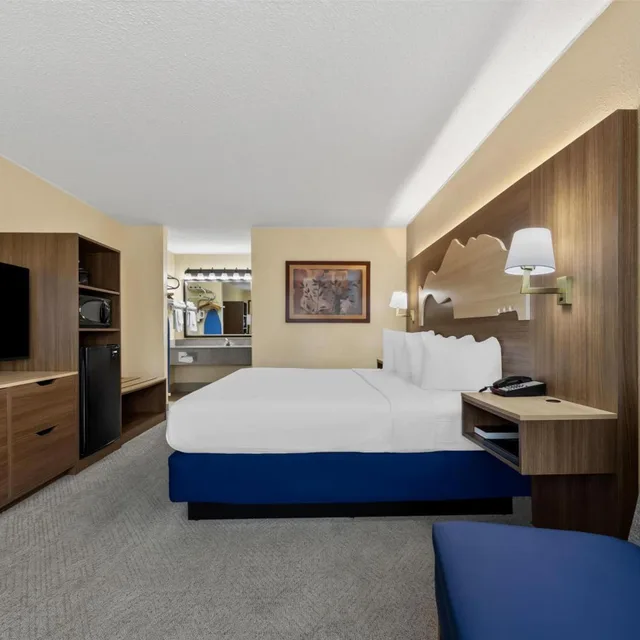 جناح بسرير كينج بجاكوزي، Best Western Center Pointe Inn 3/9