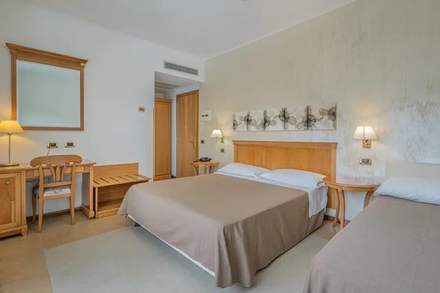 غرفة سوبيريور بسرير مزدوج بشرفة، Grand Hotel Moon Valley 4/10
