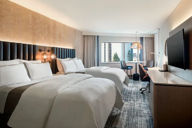 غرفة بسريرين مزدوجين لذوي الإعاقة، The Westin San Diego Bayview 1/2
