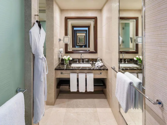 2 Bedrooms, Fairmont Gold, Kaaba, Suite, Twin Beds, King Bed, Sofa، فندق ساعة مكة فيرمونت(Makkah Clock Royal Tower A Fairmont Hotel) 7/7