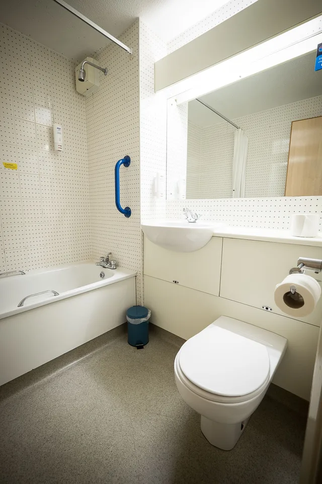 Standard, Double Bed, Travelodge Waterford 2/3
