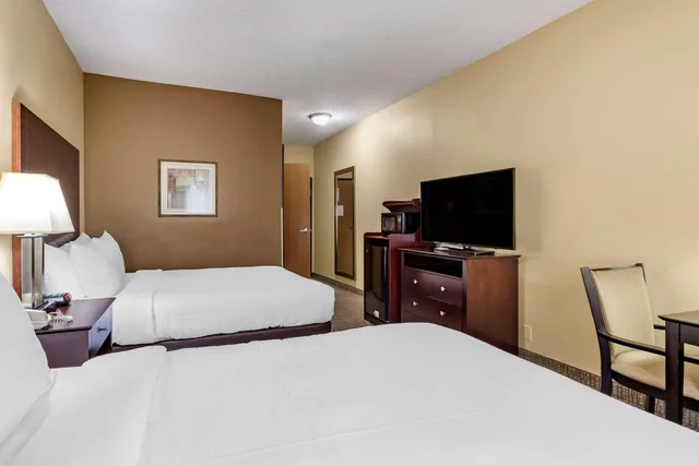 غرفة بسريرين كوين، Comfort Inn & Suites Austin North Loop 4/8