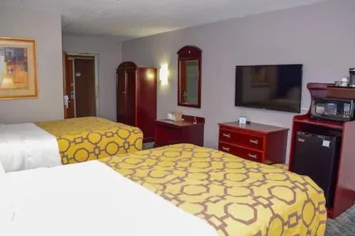 غرفة ديلوكس بسريرين مزدوجين لذوي الإعاقة، Baymont By Wyndham Michigan City 3/8