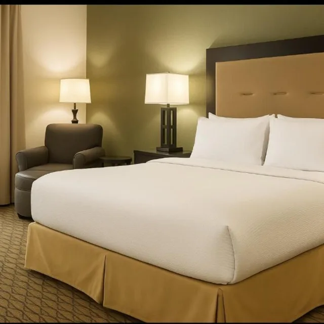 غرفة قياسية بسرير كينج، Wingate by Wyndham Fort Saskatchewan 7/10