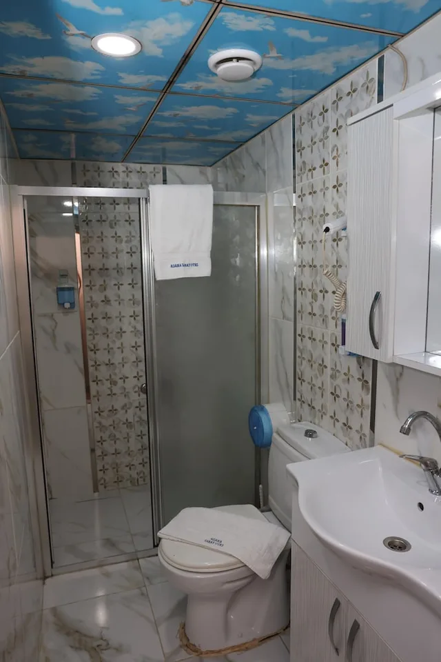 غرفة عائلية رباعية بسرير مزدوج وسريرين منفصلين، Adana Saraya Hotel 3/3