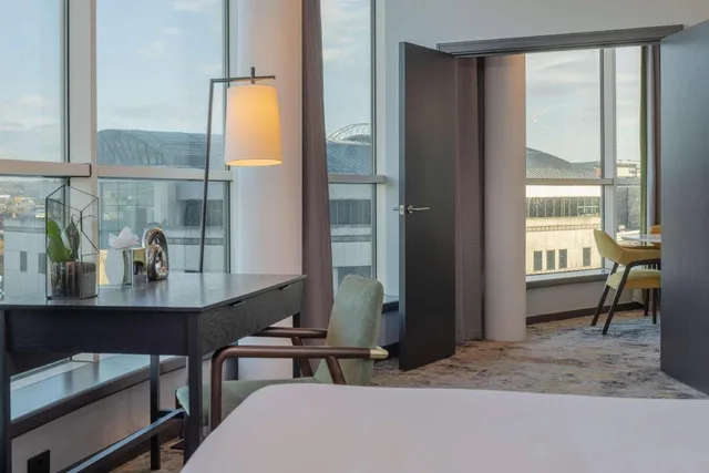 جناح رئاسي تنفيذي بسرير كينج مع دخول الصالة، Hilton Cardiff Hotel 6/6