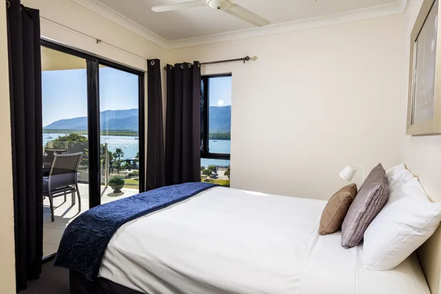 2 Bedrooms, Apartment, Queen and Twin Beds, Water View، Jack Newell Holiday Apartments 5/10