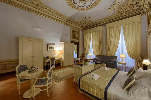 جناح جونيور بسرير كينج، Palazzo Guicciardini 2/3
