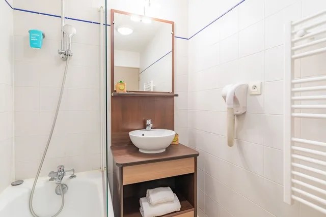 2 Bedrooms, Family, Apartment, Double and Twin Beds, 2 Trundle Beds، Appart City Classic Angouleme Centre 4/5