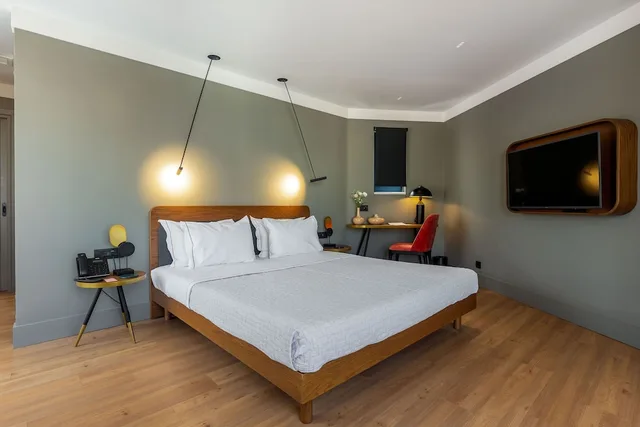 2 Bedrooms, Suite, King and Queen Bed, Acropolis View, Balcony، Bob W Eolou 4/9