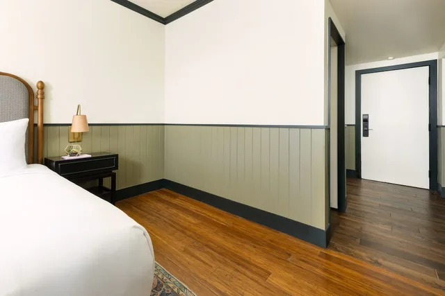 غرفة كلاسيكية بسرير كينج لذوي الإعاقة، Balfour Miami Beach, a Registry Collection Hotel 2/2