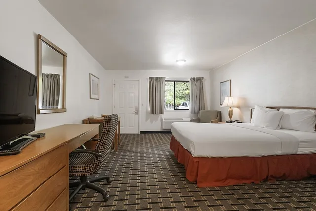 غرفة قياسية بسرير كوين، Northern Queen Inn 4/6
