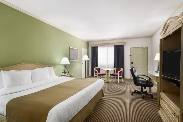 غرفة تنفيذية بسرير كينج، Wyndham Garden Ciudad Obregon 1/5