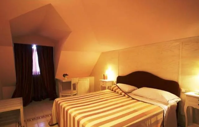 جناح، Palace Hotel Una Nuova Strada 2/6