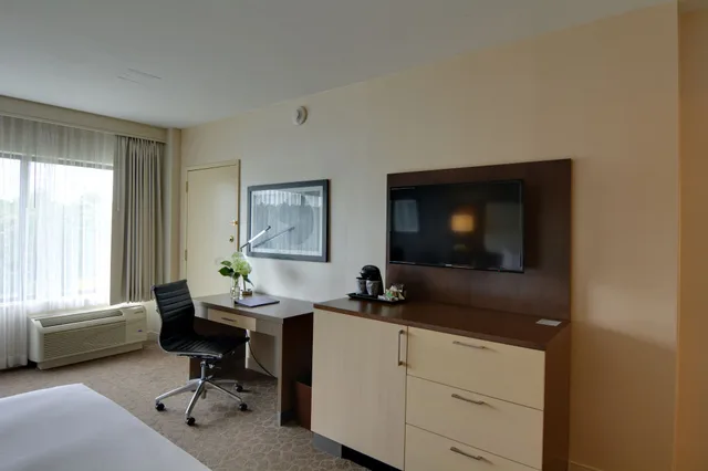 غرفة كلاسيكية بسرير كينج لذوي الإعاقة، DoubleTree by Hilton Williamsburg 8/8
