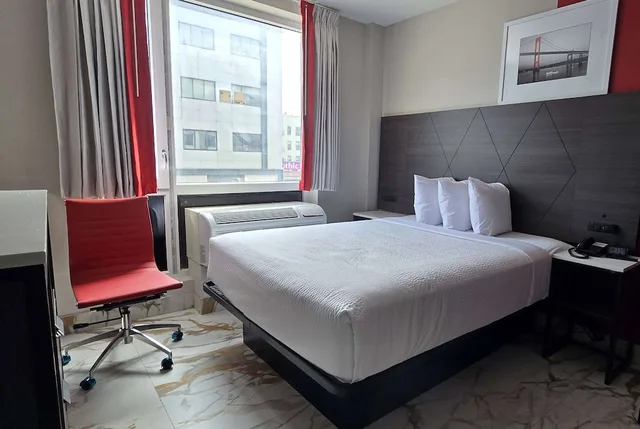 غرفة بسرير كوين، Ramada by Wyndham Brooklyn Empire Blvd 3/8