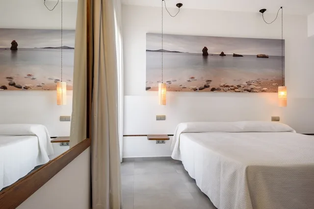 غرفة بريميوم بسريرين منفصلين، Hotel Florencio ibiza - Adults Only 1/5